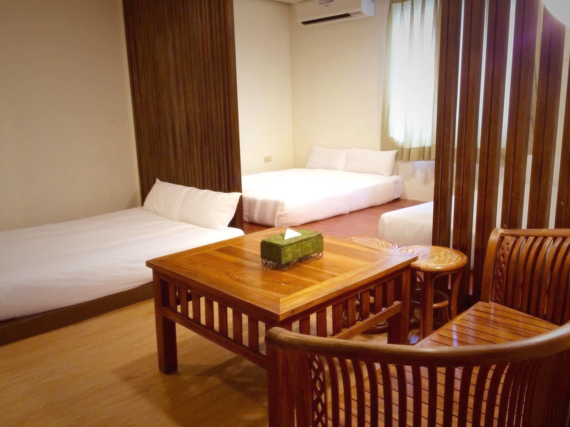 Daban Six Guest House Nanwan Exteriér fotografie