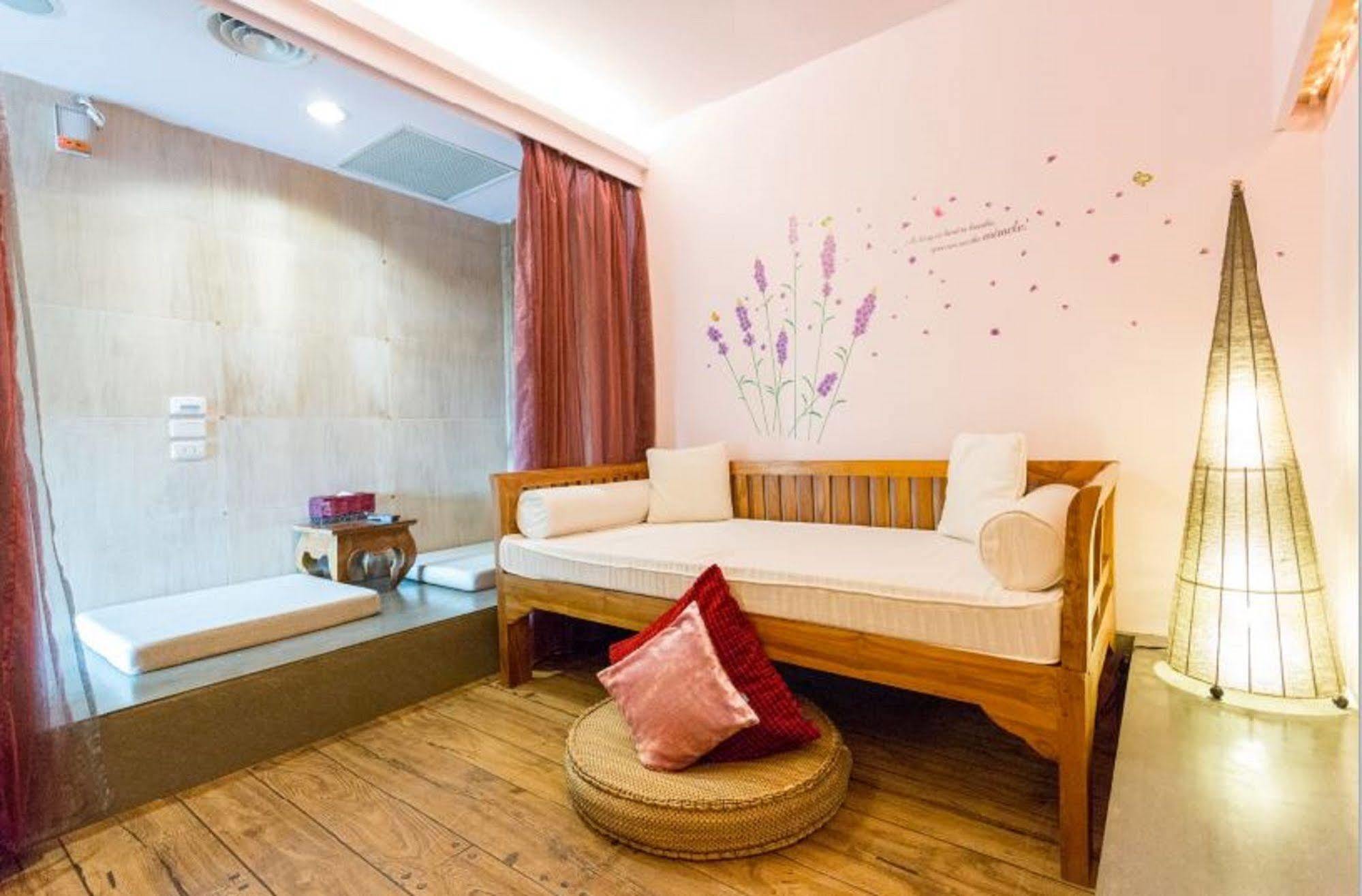 Daban Six Guest House Nanwan Exteriér fotografie